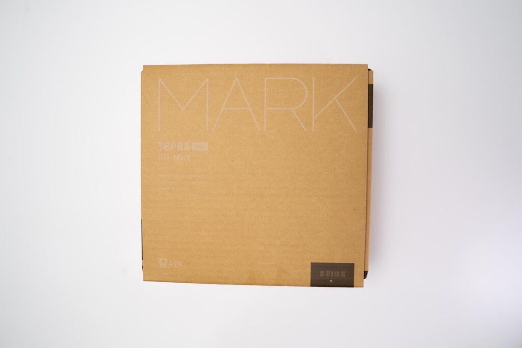 「テプラ」PRO "MARK" SR-MK1の外箱を撮影した