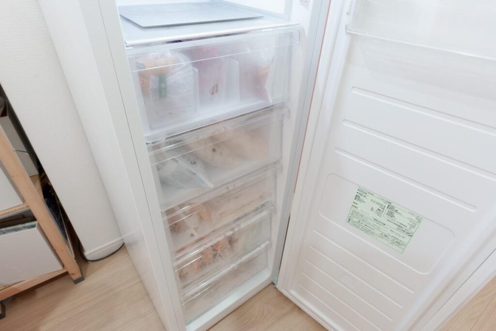 冷凍庫のケースは前面が透明で中身が見やすい